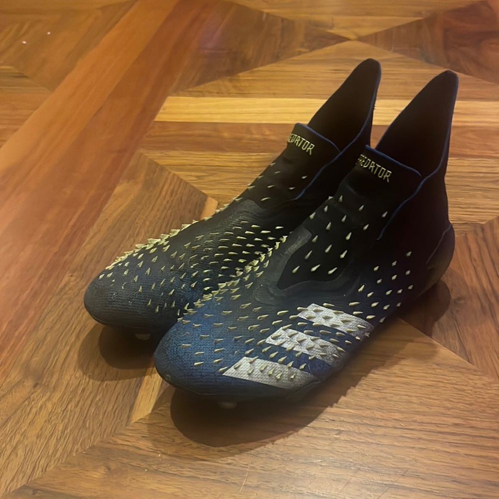 Adidas Predator Freak+ Size 8.5 Mens US